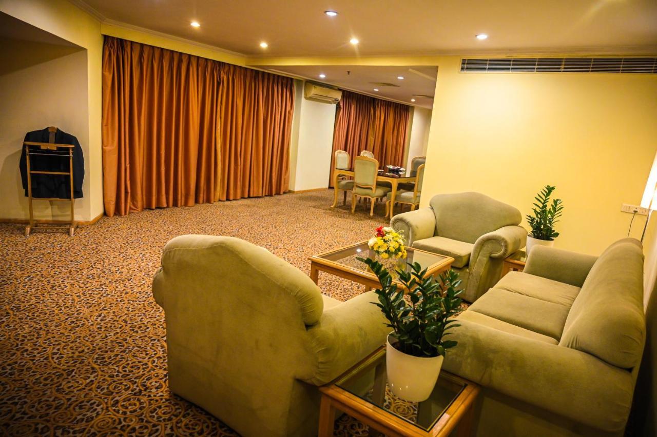 Katriya Hotel And Tower Hyderabad Luaran gambar