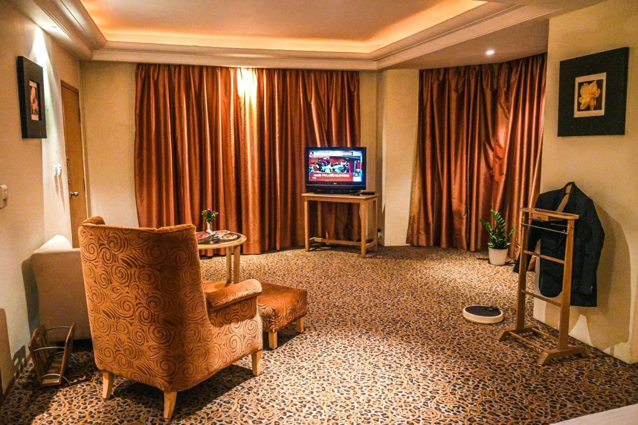 Katriya Hotel And Tower Hyderabad Luaran gambar