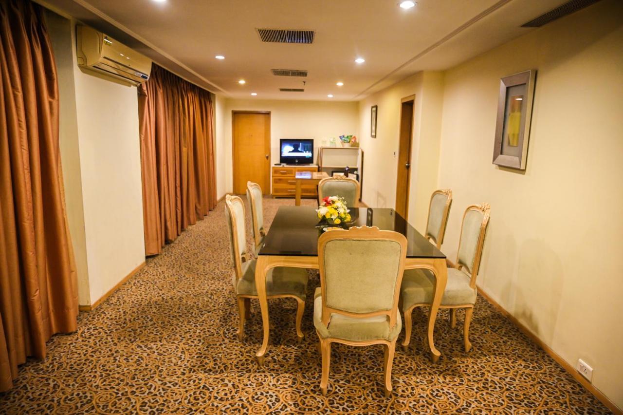 Katriya Hotel And Tower Hyderabad Luaran gambar