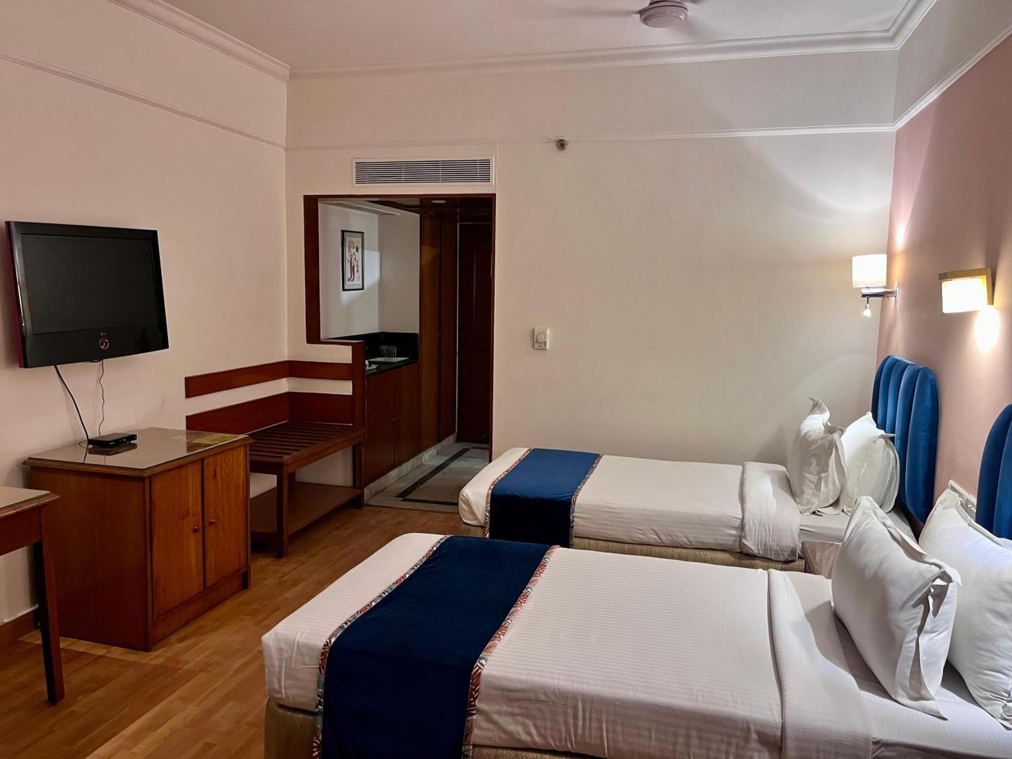 Katriya Hotel And Tower Hyderabad Luaran gambar