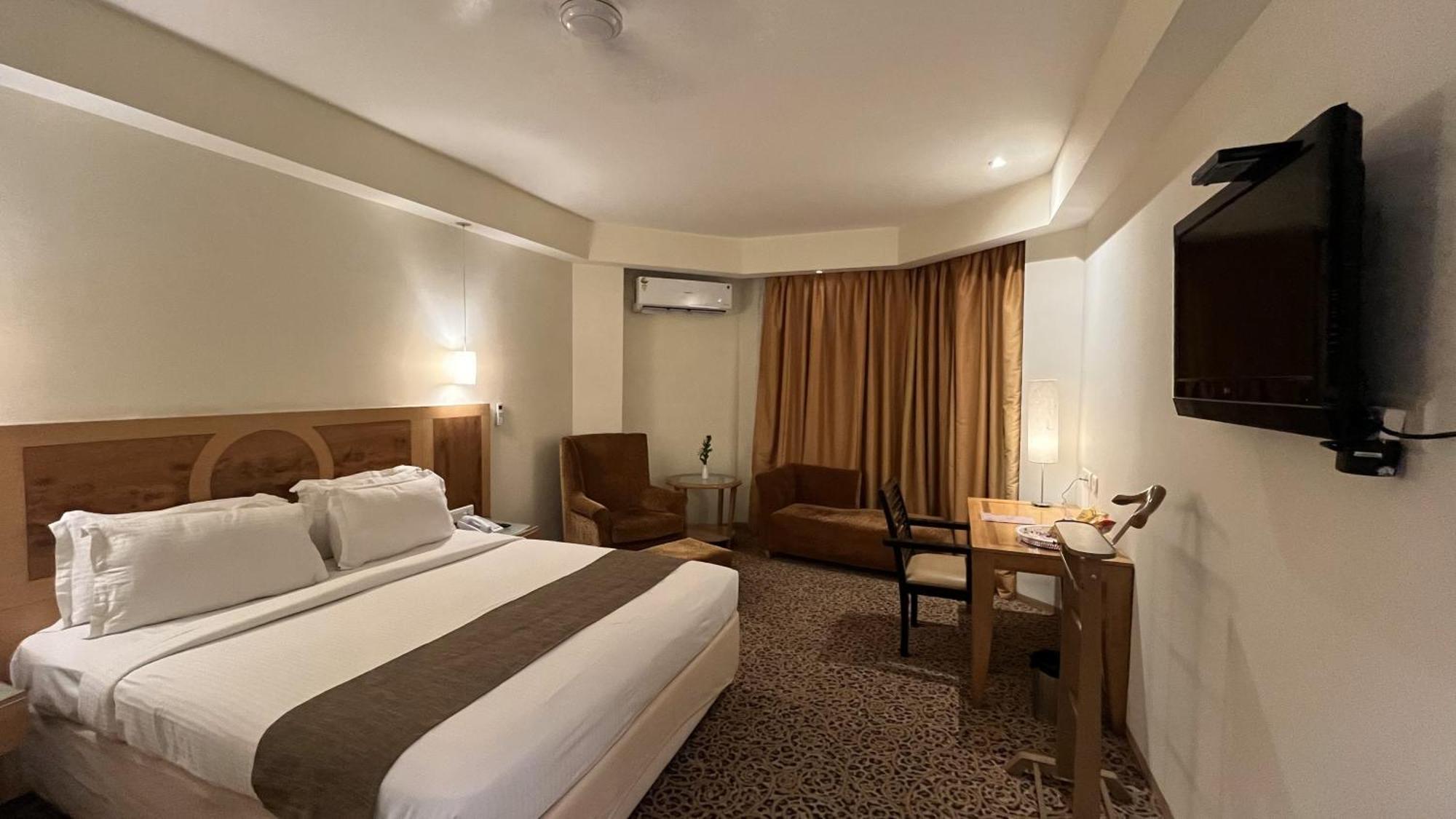 Katriya Hotel And Tower Hyderabad Luaran gambar